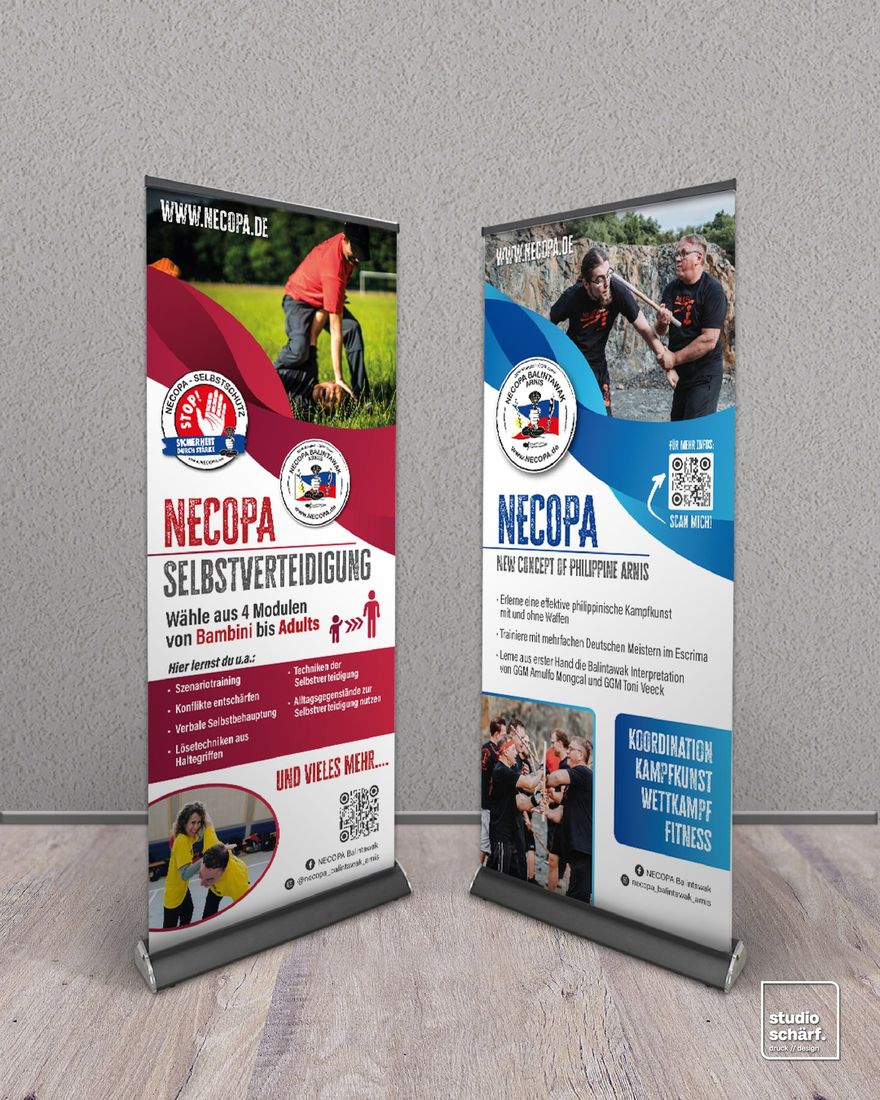 Zwei Roll-ups für NECOPA Selbstverteidigung