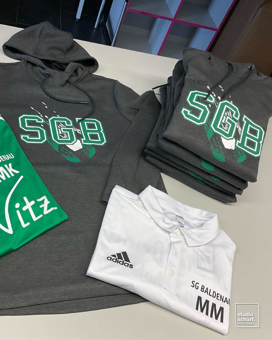 Bedruckte Hoodies und Poloshirts für die SG Baldenau